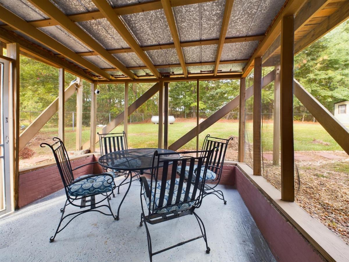 Pine Forest Zen Cottage - 10 Min To Fort Bragg Fayetteville Exterior foto